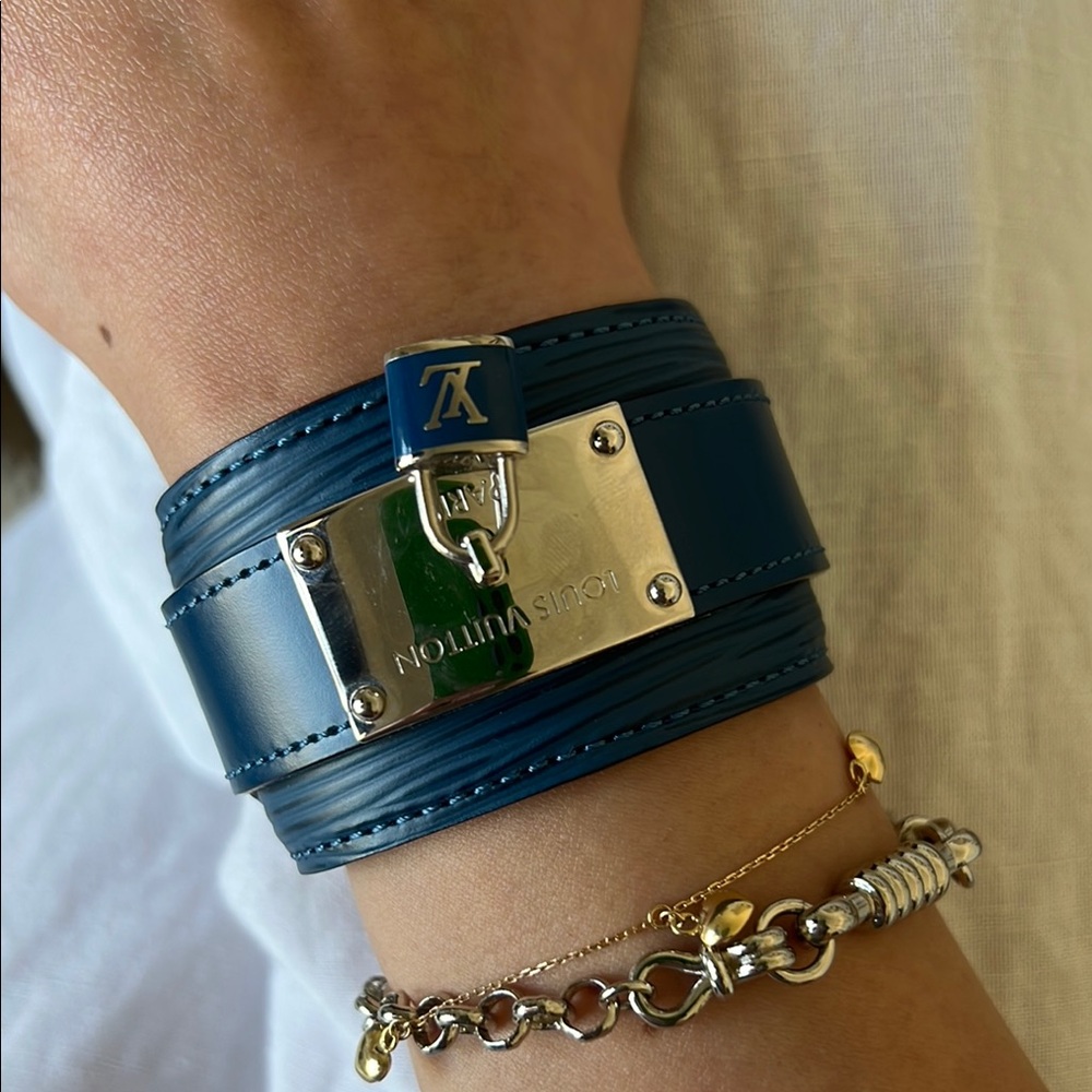 Louis Vuitton Teal Leather Cuff - Picture 5 of 6